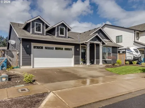2893 4th Street Hubbard OR 97032