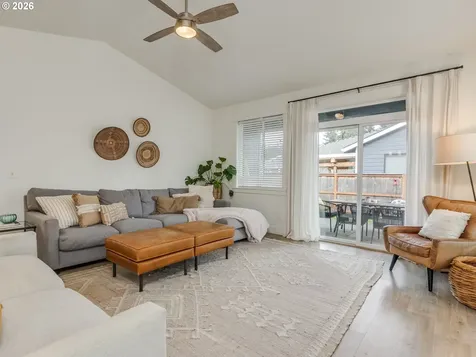 2893 4th Street Hubbard OR 97032