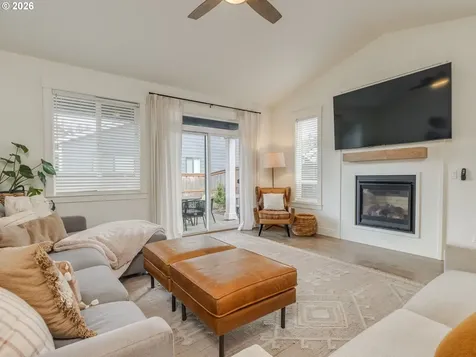2893 4th Street Hubbard OR 97032