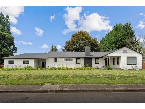 590 N Pershing Street Mt. Angel OR 97362