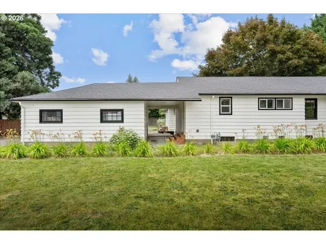 590 N Pershing Street Mt. Angel OR 97362