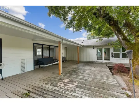 590 N Pershing Street Mt. Angel OR 97362