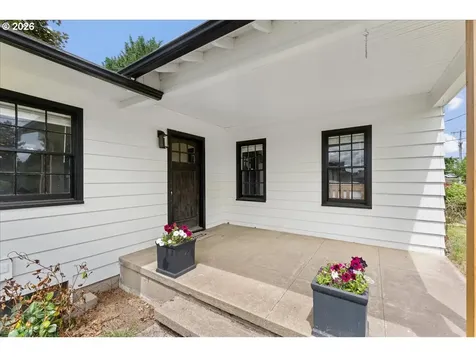590 N Pershing Street Mt. Angel OR 97362