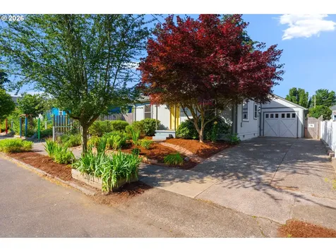 9568 N Ivanhoe Street Portland OR 97203