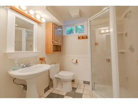 1418 Grand Place Vancouver WA 98661