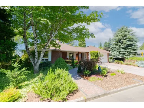 1418 Grand Place Vancouver WA 98661
