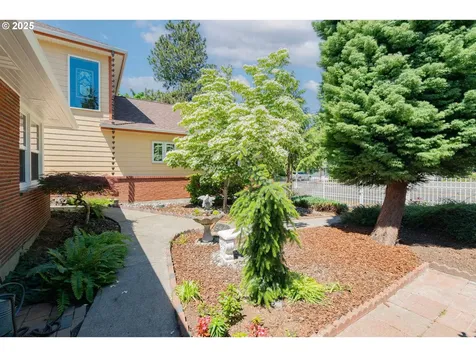 1418 Grand Place Vancouver WA 98661