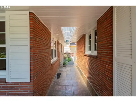 1418 Grand Place Vancouver WA 98661