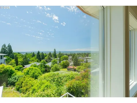 1418 Grand Place Vancouver WA 98661