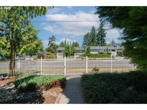 1418 Grand Place Vancouver WA 98661