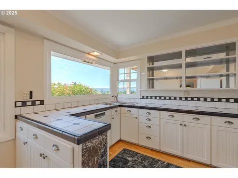 1418 Grand Place Vancouver WA 98661