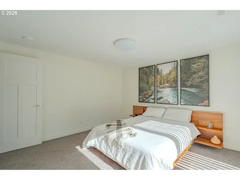 1009 SE Olympia Drive Vancouver WA 98683