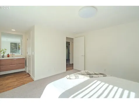 1009 SE Olympia Drive Vancouver WA 98683