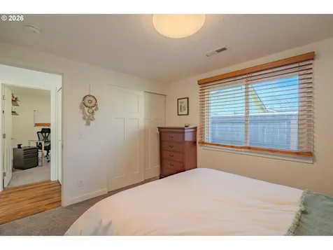 1009 SE Olympia Drive Vancouver WA 98683
