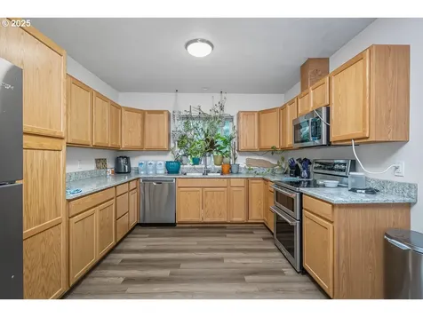 59 Lund Drive Eugene OR 97404