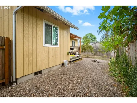 59 Lund Drive Eugene OR 97404