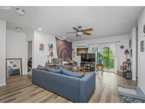 59 Lund Drive Eugene OR 97404