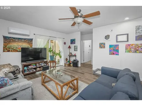 59 Lund Drive Eugene OR 97404
