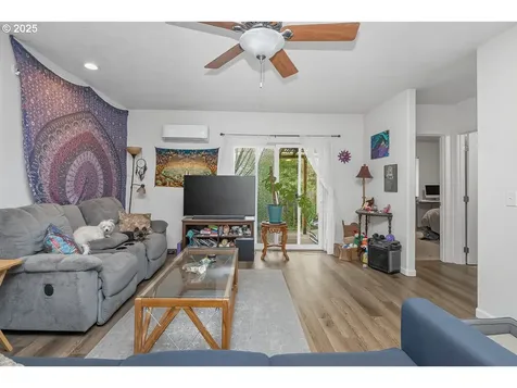 59 Lund Drive Eugene OR 97404