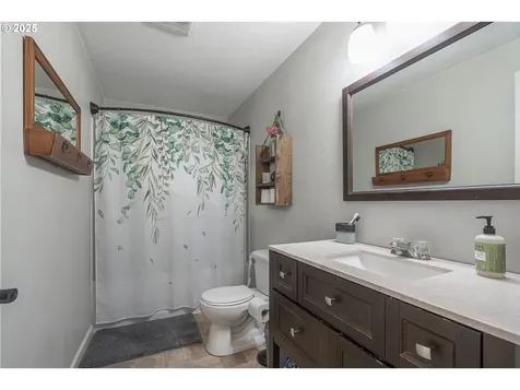 277 E 13th Street Lafayette OR 97127
