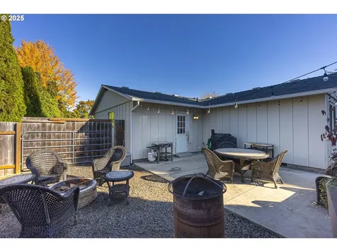 277 E 13th Street Lafayette OR 97127