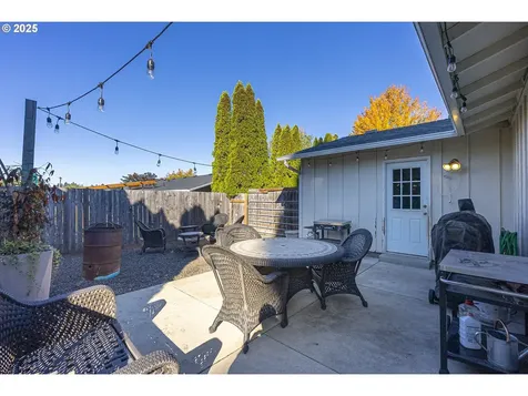 277 E 13th Street Lafayette OR 97127