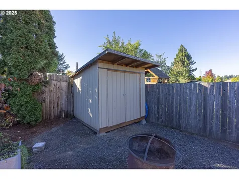 277 E 13th Street Lafayette OR 97127