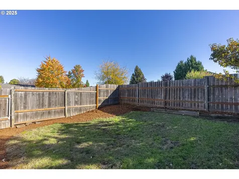 277 E 13th Street Lafayette OR 97127