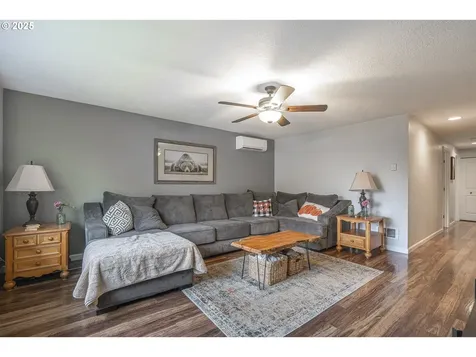 277 E 13th Street Lafayette OR 97127