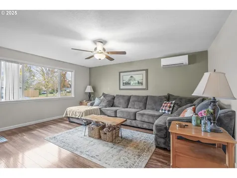 277 E 13th Street Lafayette OR 97127