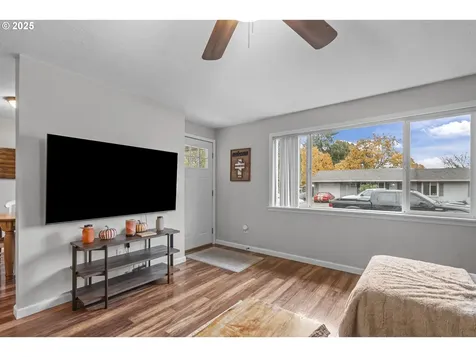 277 E 13th Street Lafayette OR 97127