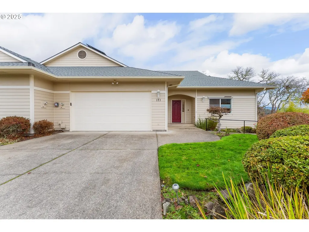 171 NW Rachel Lynn Way Roseburg OR 97471
