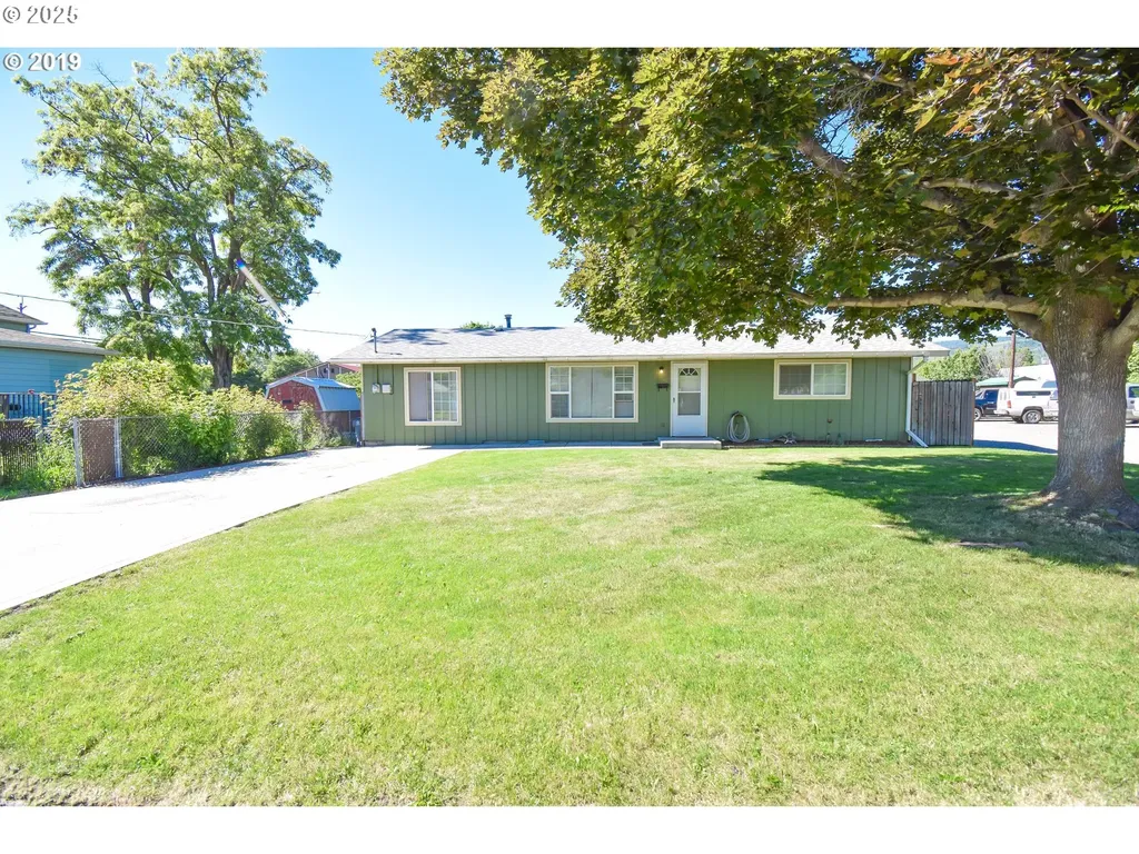 1412 T Avenue La Grande OR 97850