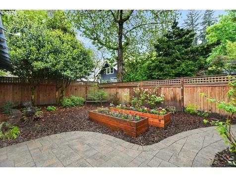 3926 SE Ankeny Street Portland OR 97214