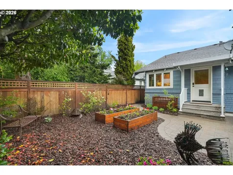 3926 SE Ankeny Street Portland OR 97214