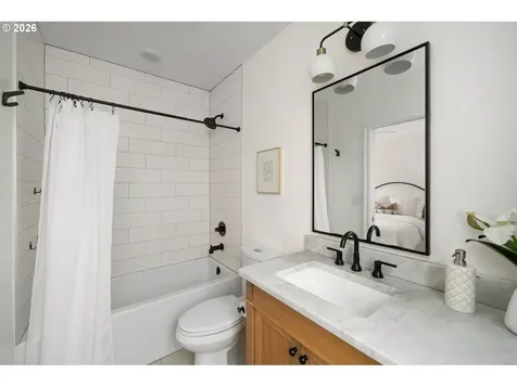 4542 NE 27th Avenue Portland OR 97211
