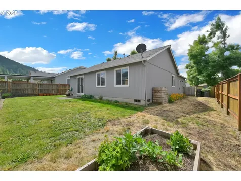5782 Mica Street Springfield OR 97478