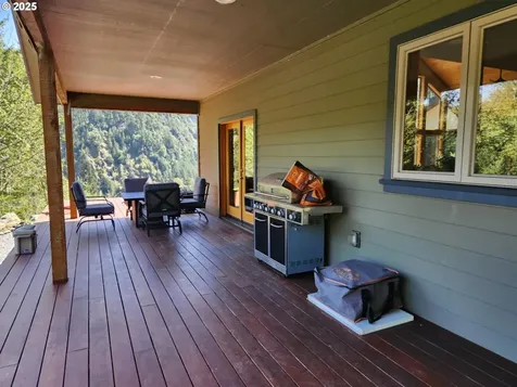 97425 N Bank Rogue River Road Gold Beach OR 97444