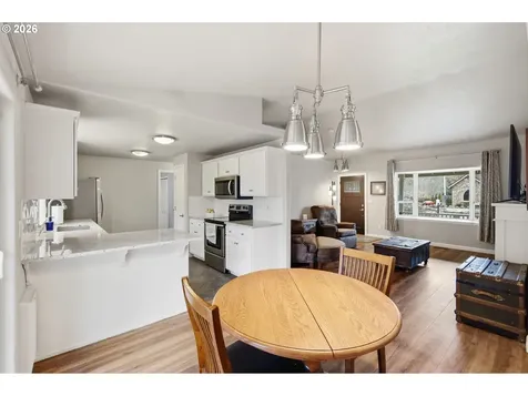 88123 9th Street Veneta OR 97487