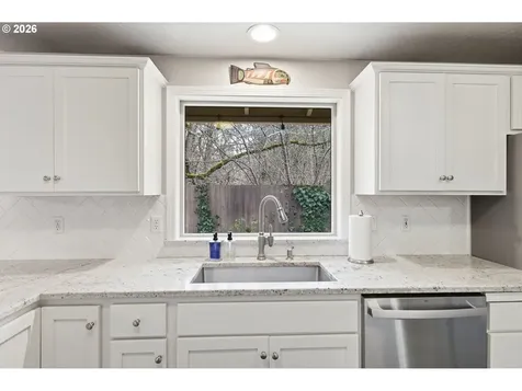 88123 9th Street Veneta OR 97487