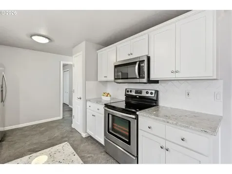 88123 9th Street Veneta OR 97487