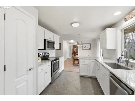 88123 9th Street Veneta OR 97487