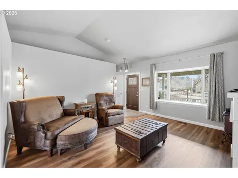 88123 9th Street Veneta OR 97487