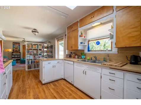 462 SW Westwood Drive Dallas OR 97338