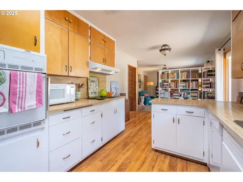 462 SW Westwood Drive Dallas OR 97338