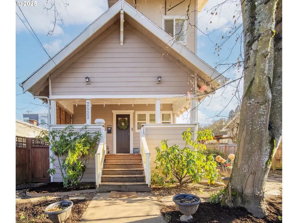 2522 SE 41st Avenue Portland OR 97202