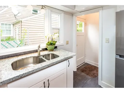 1624 Washington Street Eugene OR 97401