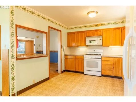 218 E D Street Rainier OR 97048