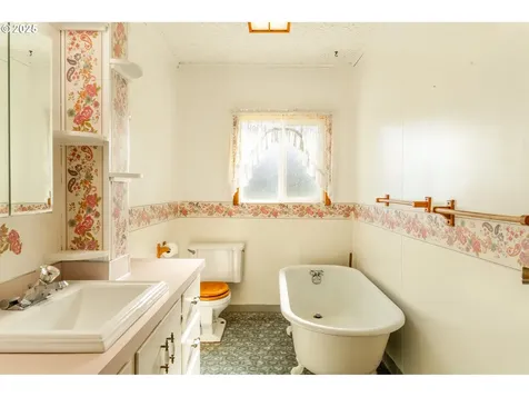 218 E D Street Rainier OR 97048