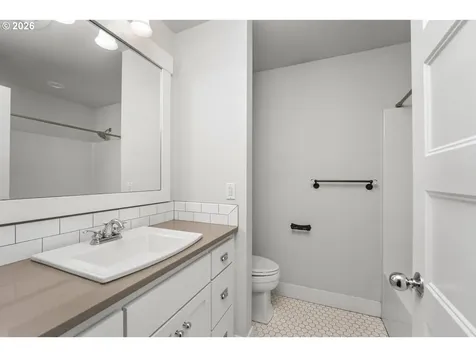 5471 NE 37th Avenue Portland OR 97211